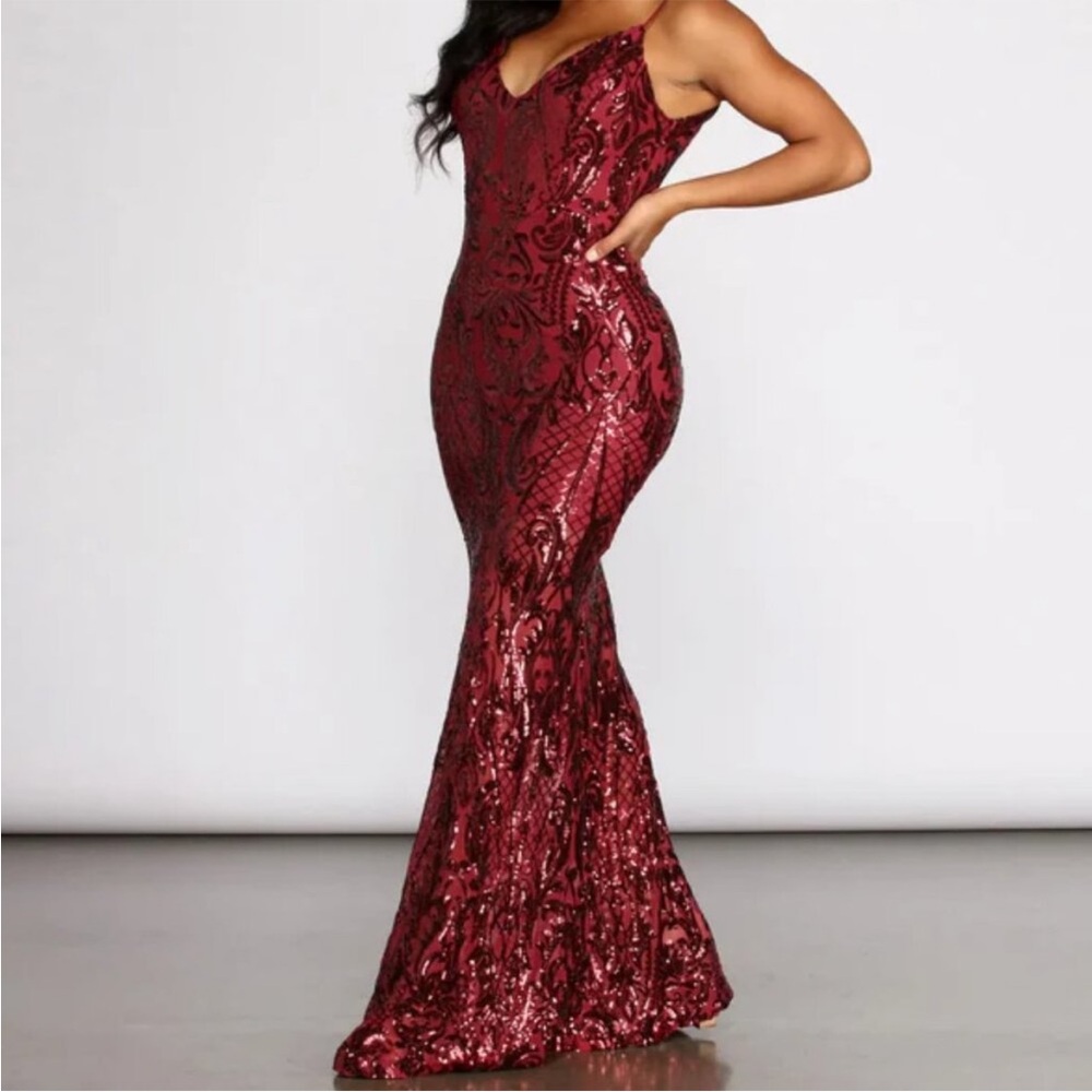 NWT - Windsor - Burgundy/Wine Sequin Scroll Maxi Dress - Size Medium